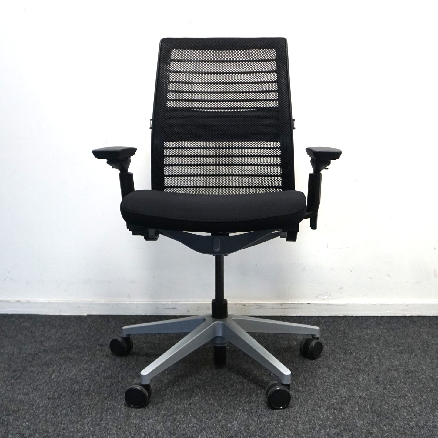 Steelcase Think V2 Bureaustoel | Ergonomisch | Zwart
