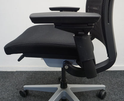 Steelcase Think V2 Bureaustoel | Ergonomisch | Zwart