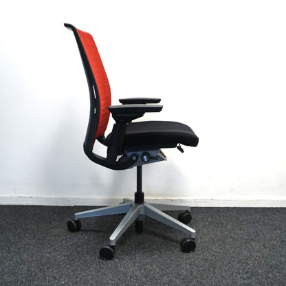 Steelcase Think V2 Bureaustoel | Ergonomisch | Rood
