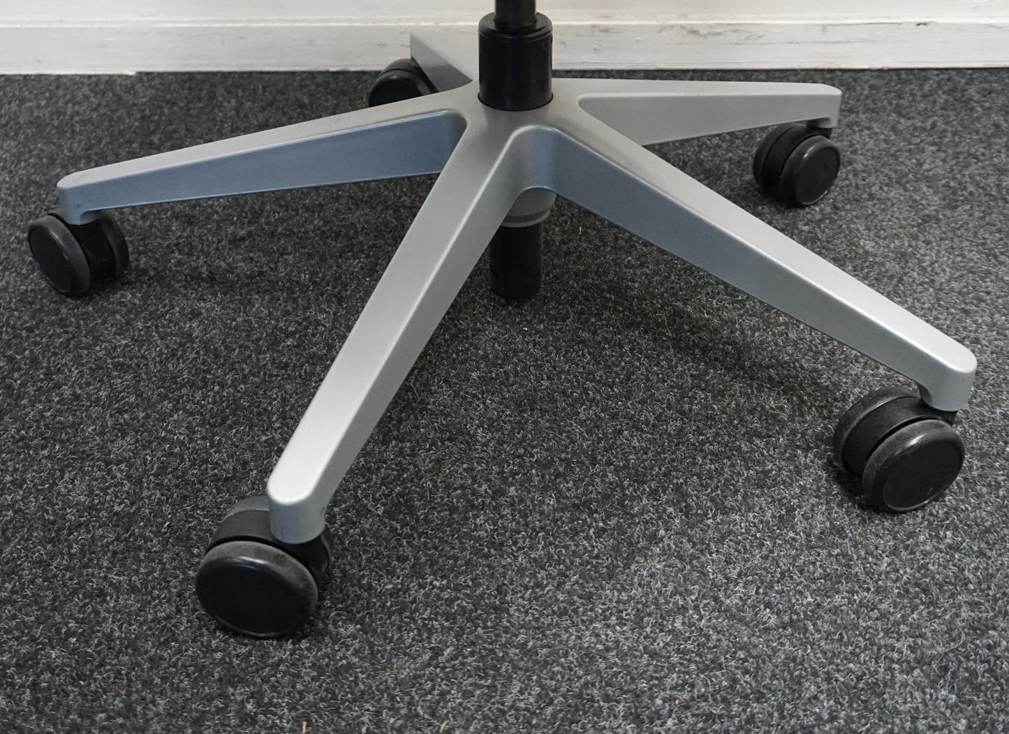 Steelcase Think V2 Bureaustoel | Ergonomisch | Rood