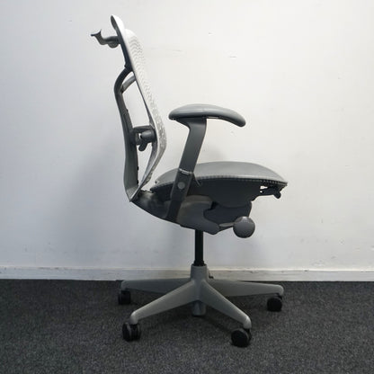 Herman Miller Mirra 1 Bureaustoel | Grijs / Lichtgrijs | met Kledinghanger