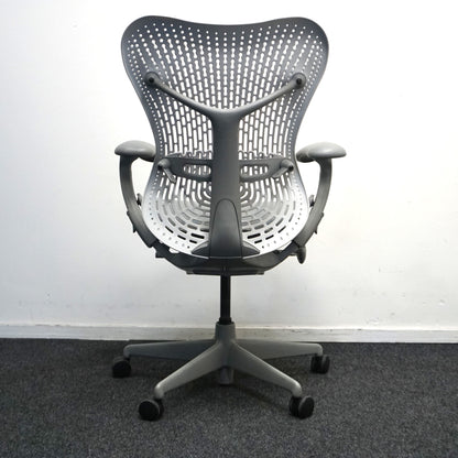 Herman Miller Mirra 1 Bureaustoel | Grijs / Lichtgrijs