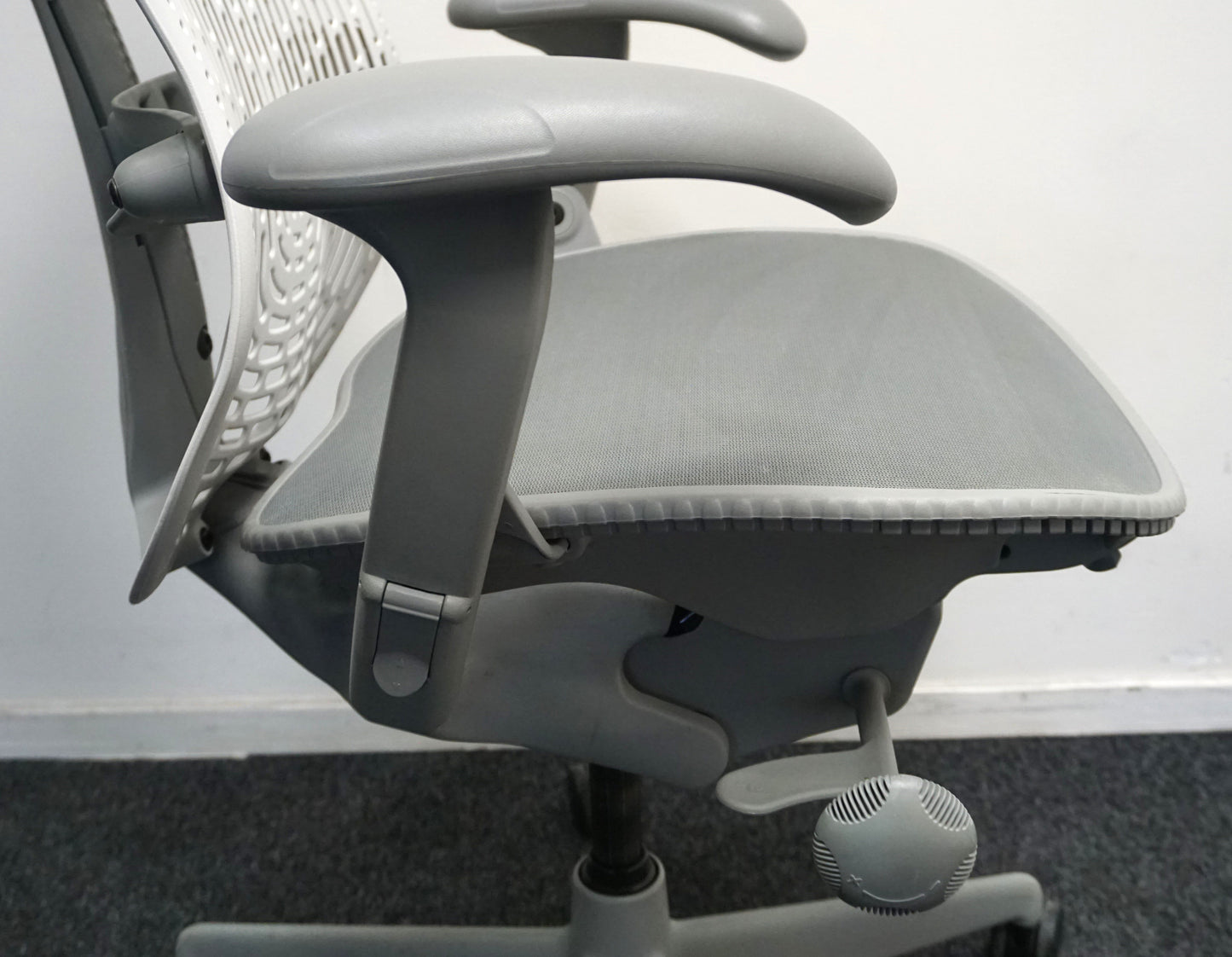 Herman Miller Mirra 1 Bureaustoel | Grijs / Lichtgrijs
