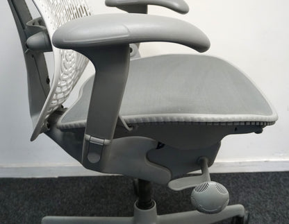 Herman Miller Mirra 1 Bureaustoel | Grijs / Lichtgrijs