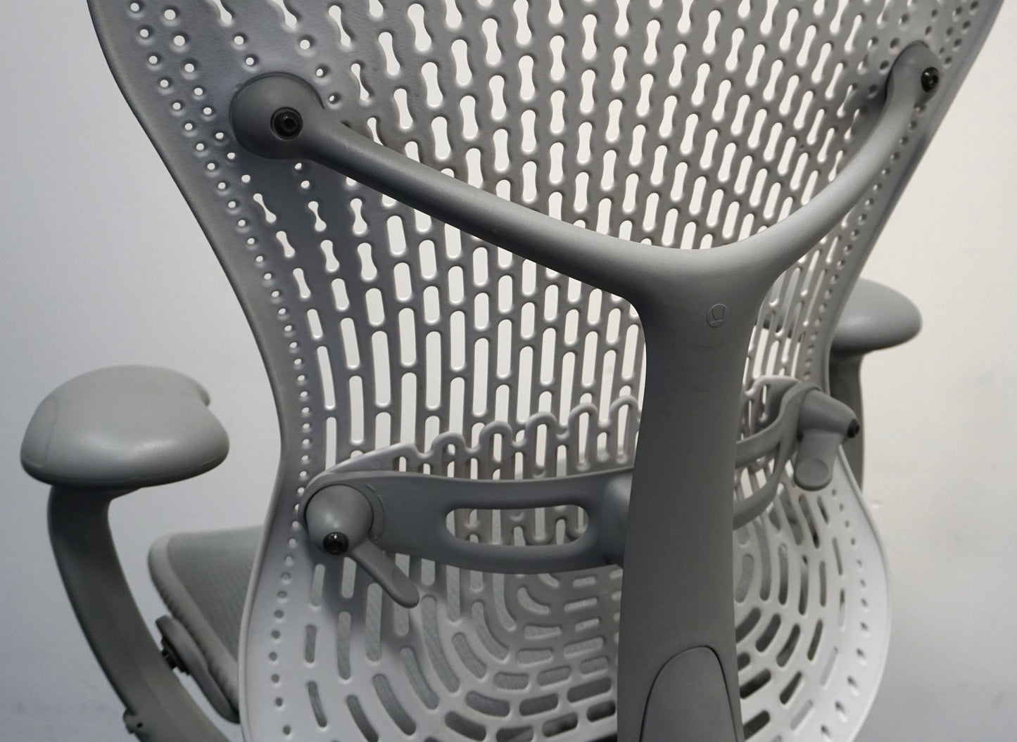 Herman Miller Mirra 1 Bureaustoel | Grijs / Lichtgrijs