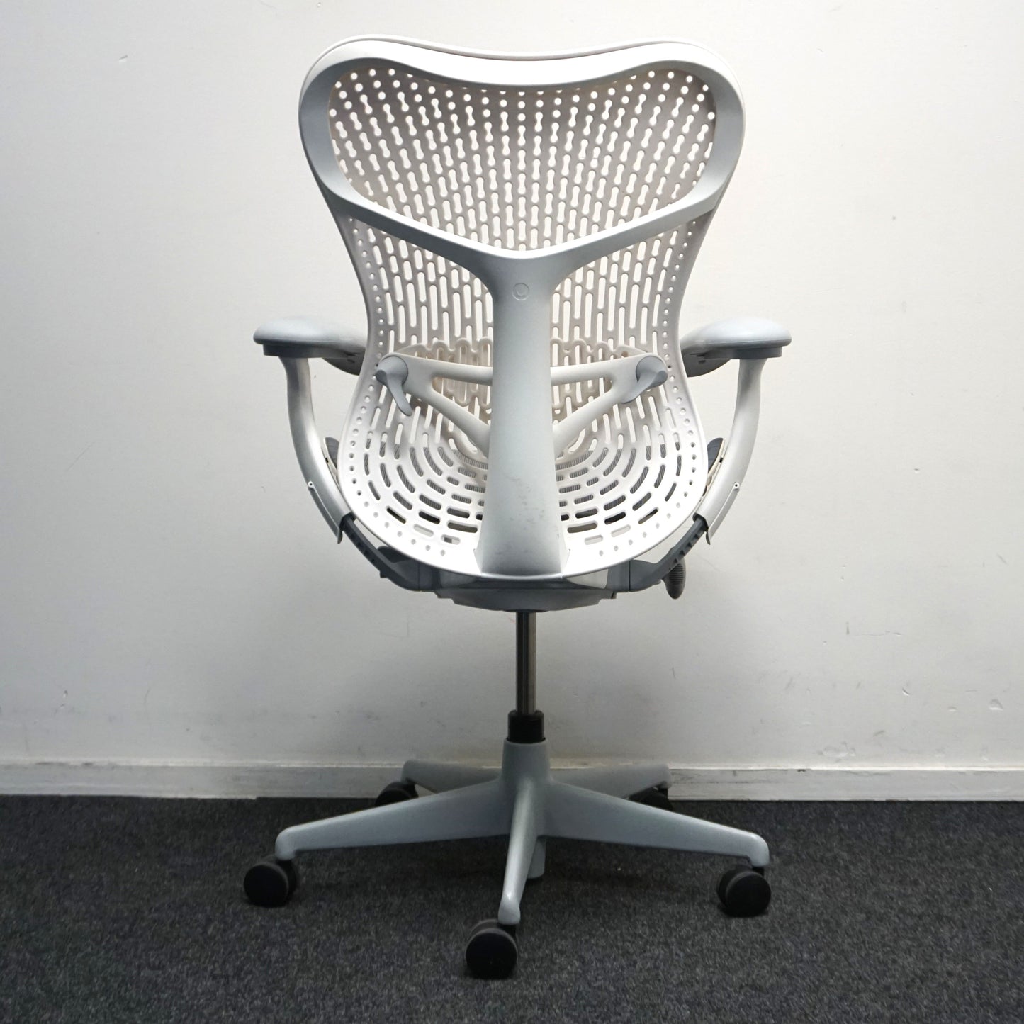 Herman Miller Mirra 2 Bureaustoel | Wit / Lichtgrijs