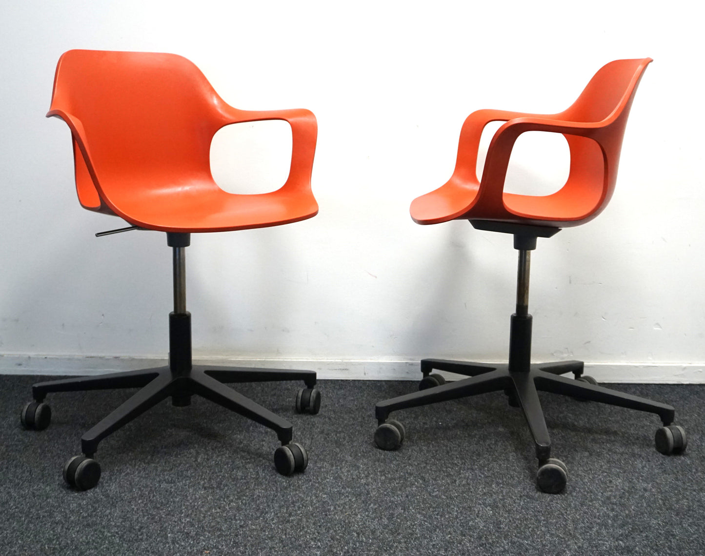 Vitra Hal Armchair Design Stoel | Verrijdbaar | Rood