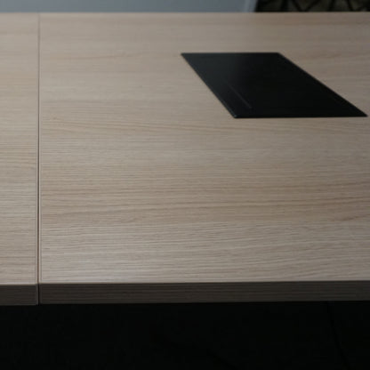 Mara Klaptafel Verrijdbaar | 320 x 80 cm | Midden eiken | Kabeldoorvoer