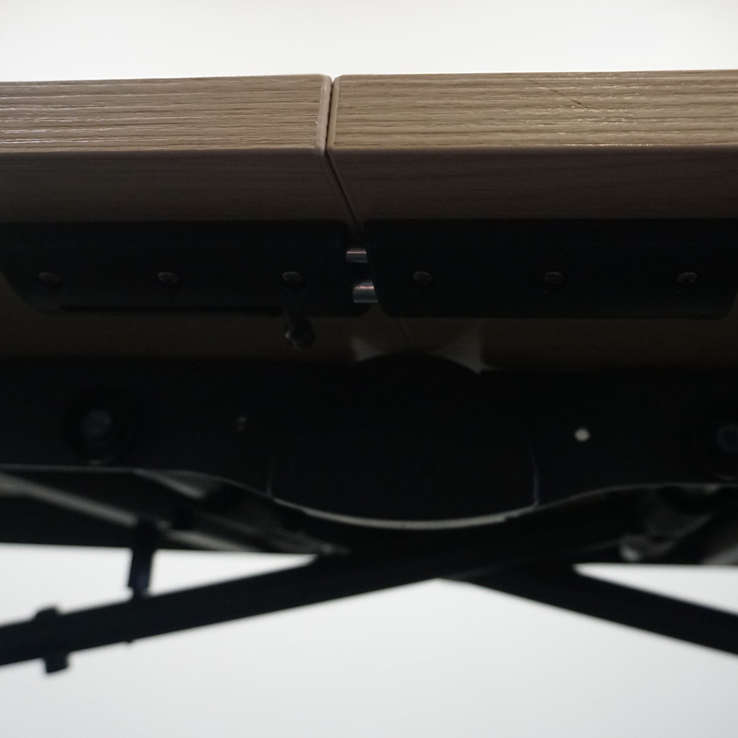 Mara Klaptafel Verrijdbaar | 320 x 80 cm | Midden eiken | Kabeldoorvoer