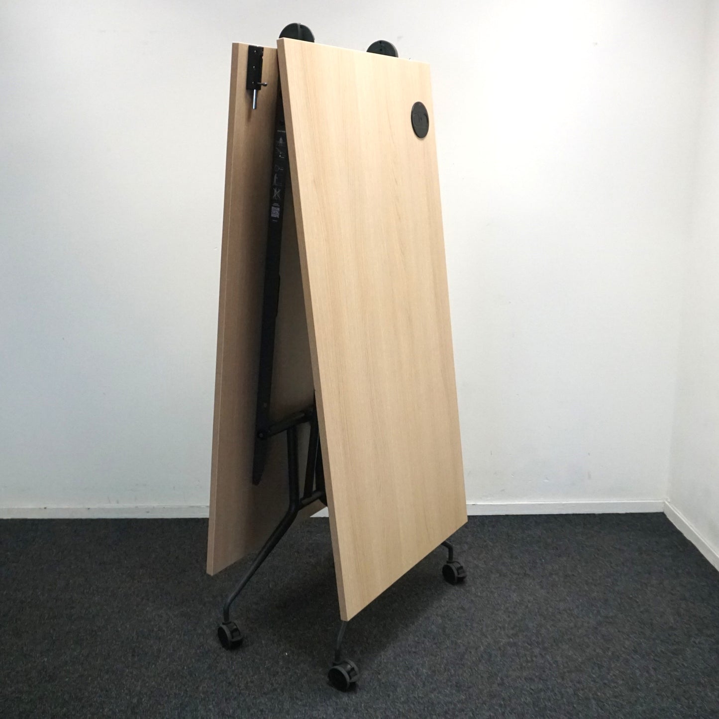 Mara Klaptafel Verrijdbaar | 320 x 80 cm | Midden eiken | Incl Stopcontact