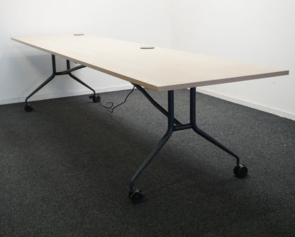 Mara Klaptafel Verrijdbaar | 320 x 80 cm | Midden eiken | Incl Stopcontact