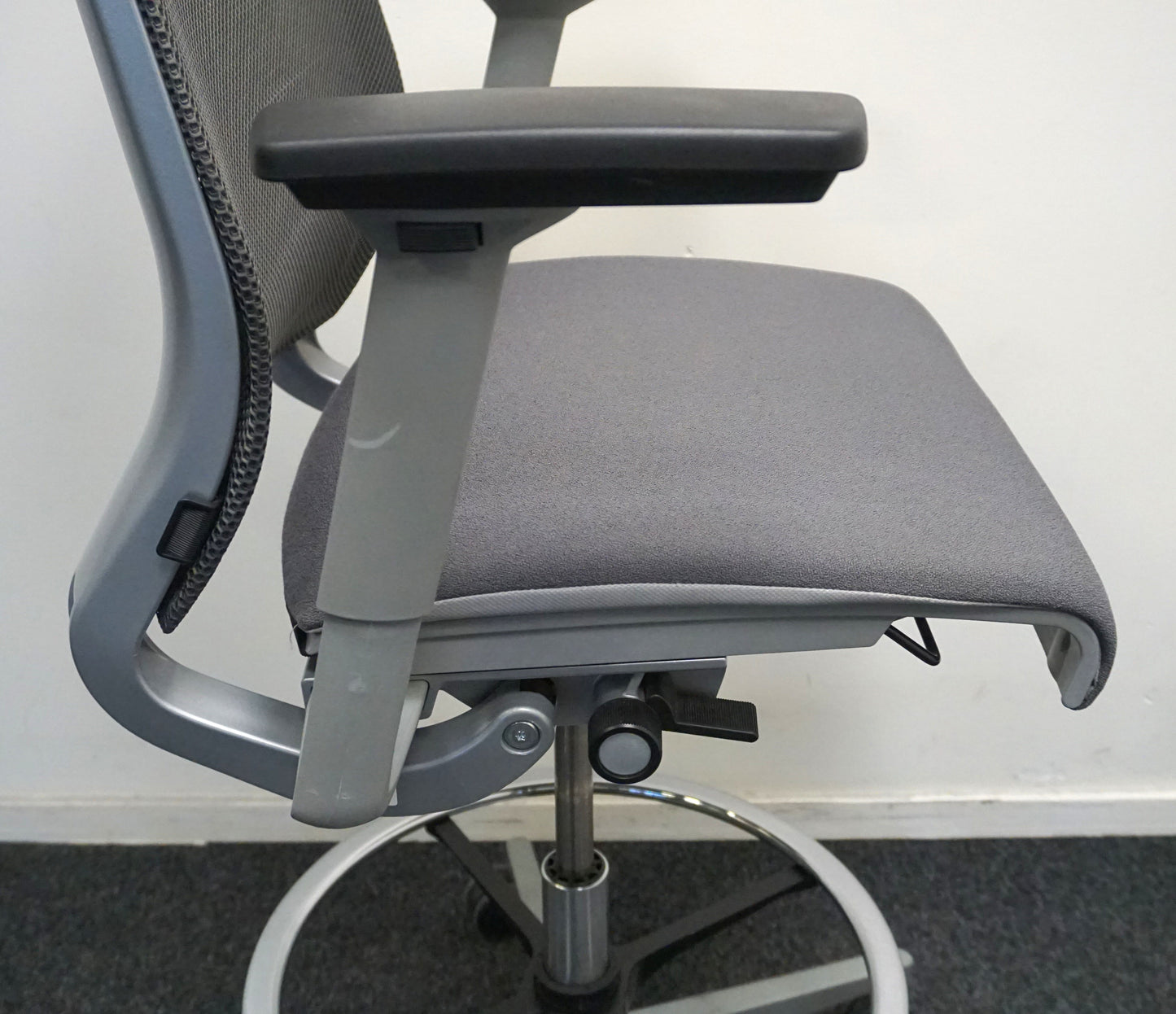 Steelcase Think V2 Baliestoel / Bureaustoel | Ergonomisch | Grijs