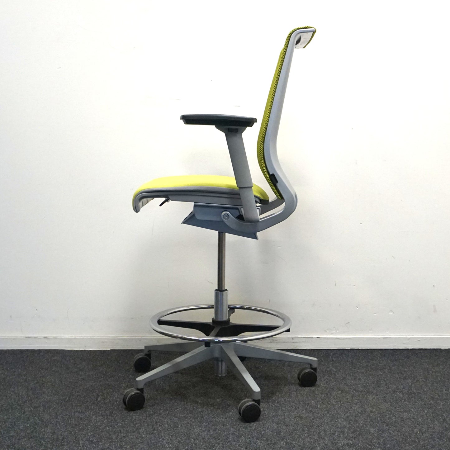 Steelcase Think V2 Baliestoel / Bureaustoel | Ergonomisch | Limegroen