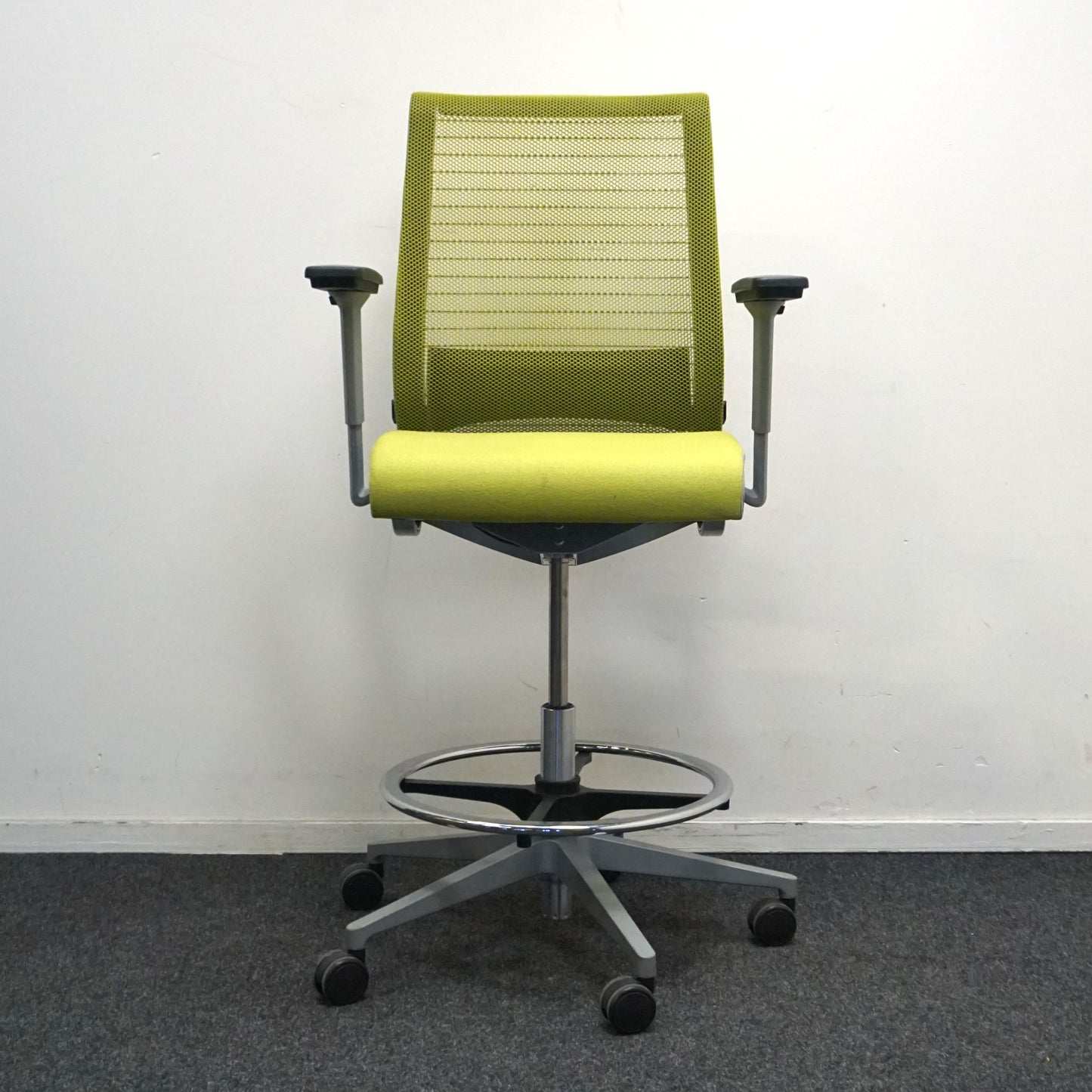 Steelcase Think V2 Baliestoel / Bureaustoel | Ergonomisch | Limegroen
