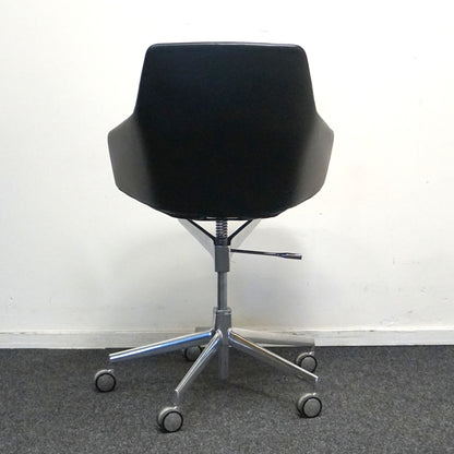 Arper Aston Design Stoel | Verrijdbaar | Zwart Leer