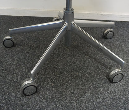 Arper Aston Design Stoel | Verrijdbaar | Zwart Leer