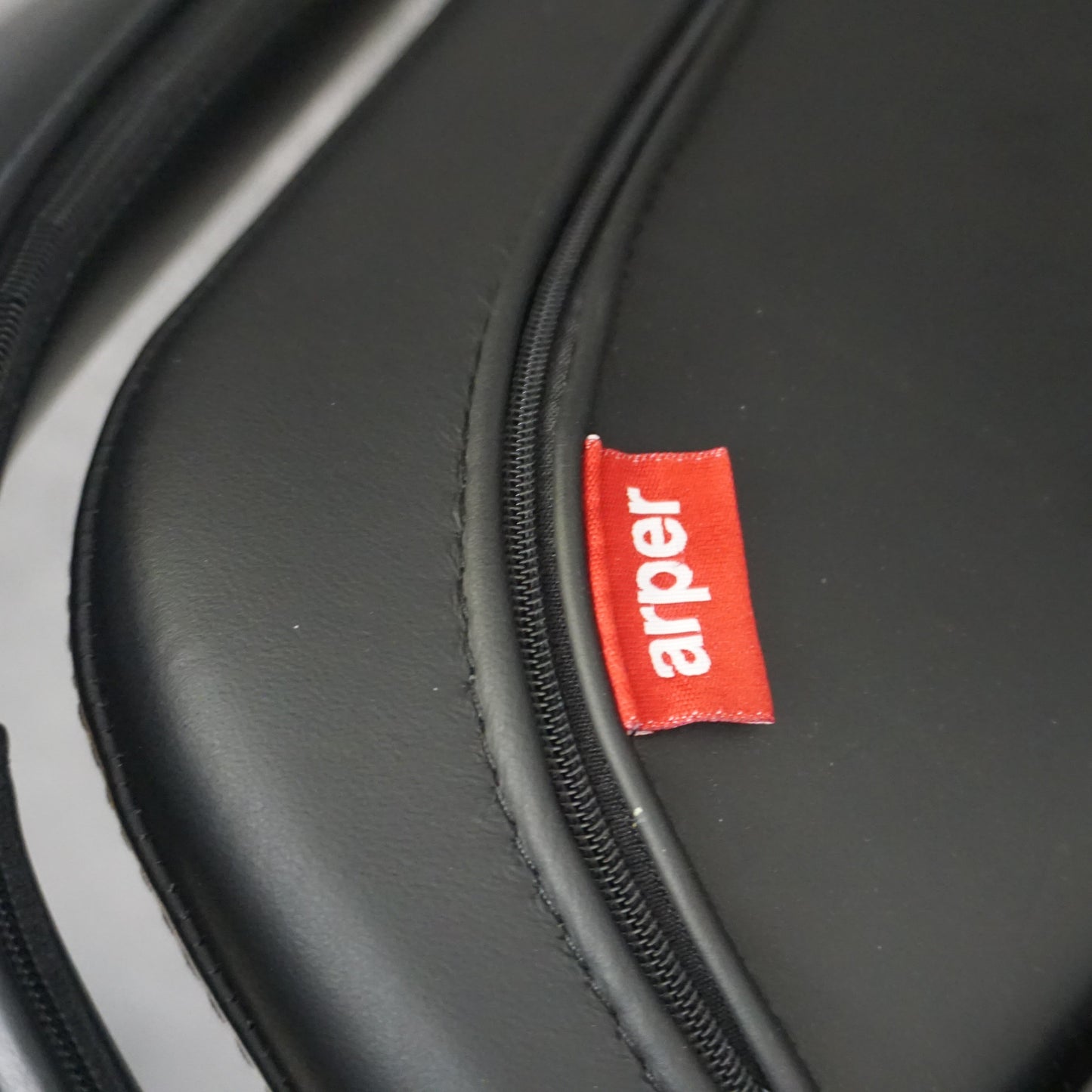 Arper Aston Design Stoel | Verrijdbaar | Zwart Leer