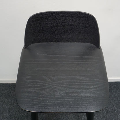 Muuto Nerd Barkruk | Zwart | Hout | Zithoogte 75 cm