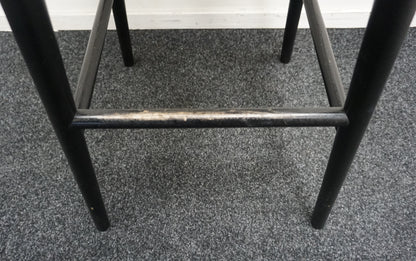 Muuto Nerd Barkruk | Zwart | Hout | Zithoogte 75 cm