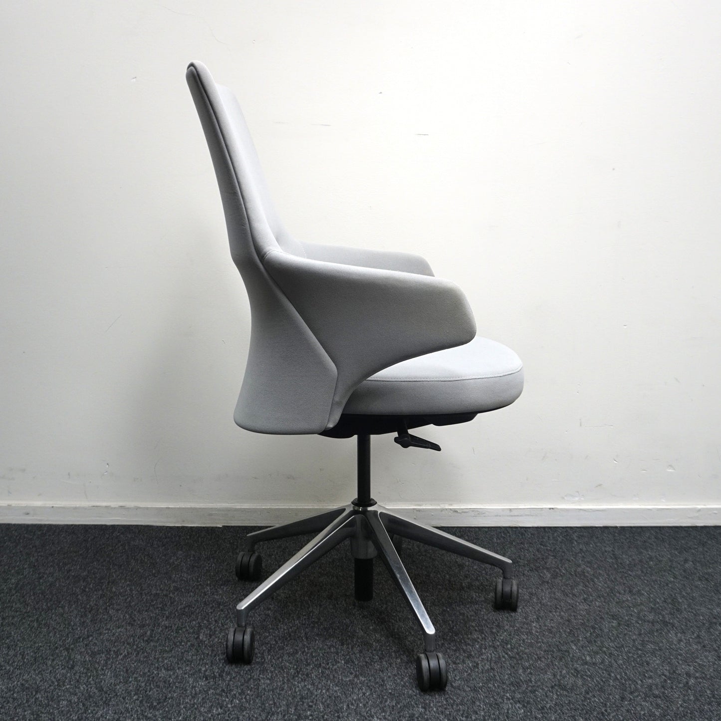 Coalesse Massaud Mid Back Vergaderstoel | Lichtgrijs
