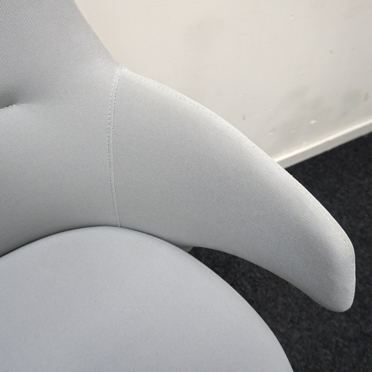 Coalesse Massaud Mid Back Vergaderstoel | Lichtgrijs
