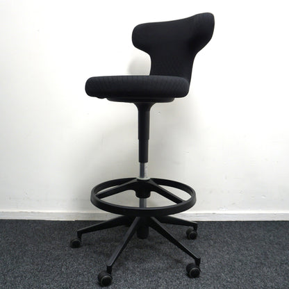Vitra Pivot High Stool Baliestoel | Zwart