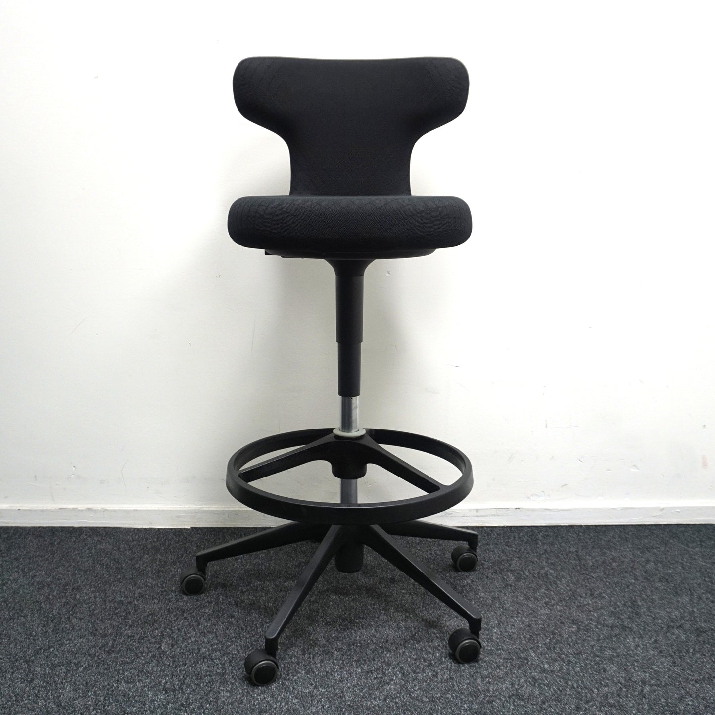 Vitra Pivot High Stool Baliestoel | Zwart