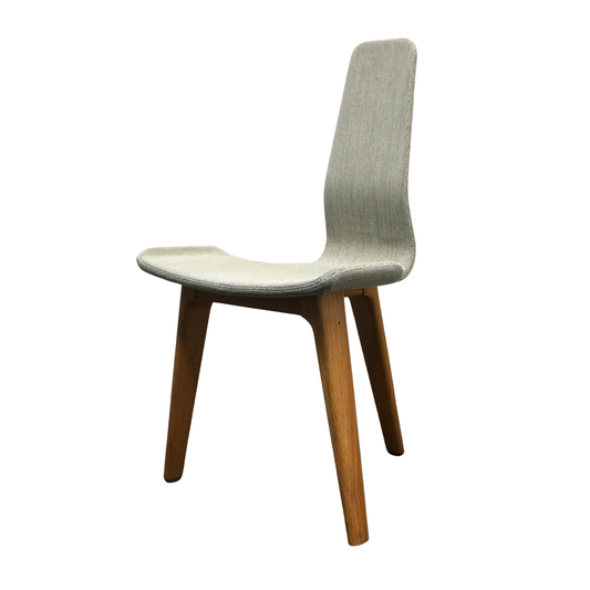 Matthew Hilton Tapas Chair | Design Stoel | Groene Stof