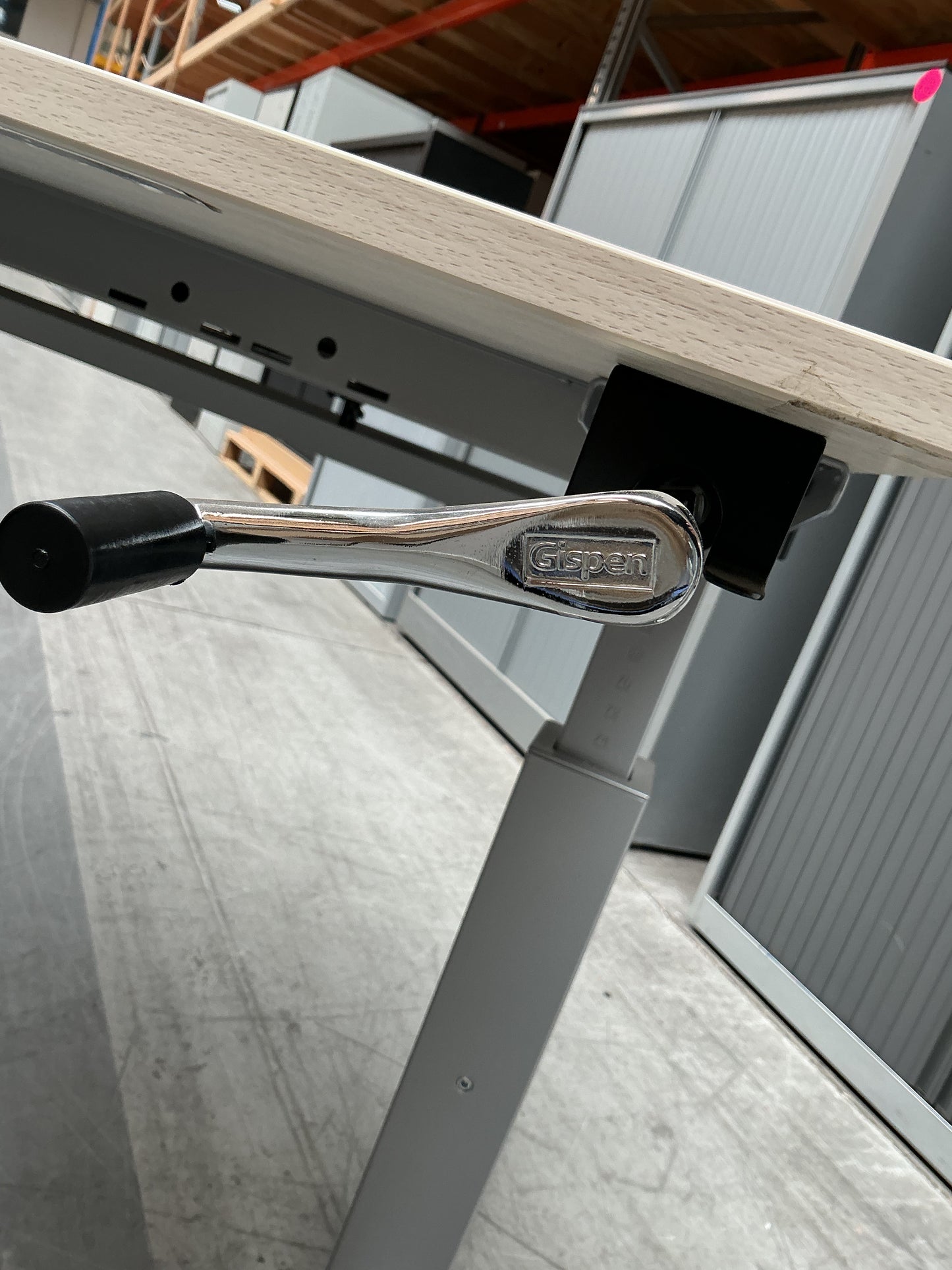 Gispen TM Slingerbureau | 180x90 cm | Hoogte 62-84 cm | Licht Eiken