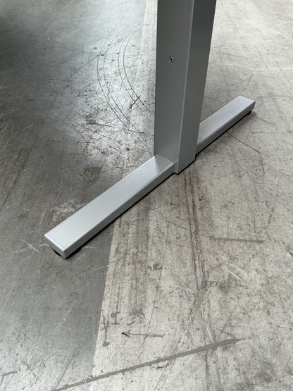 Gispen TM Slingerbureau | 180x90 cm | Hoogte 62-84 cm | Licht Eiken