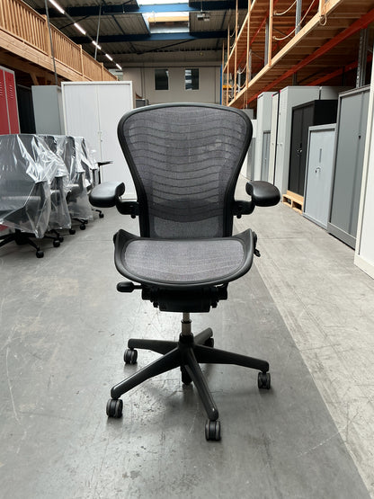 Herman Miller Aeron Tuxedo Bureaustoel | Type B | Graphite