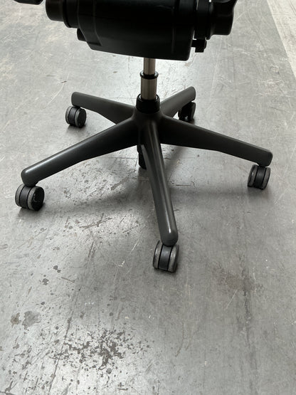 Herman Miller Aeron Tuxedo Bureaustoel | Type B | Graphite
