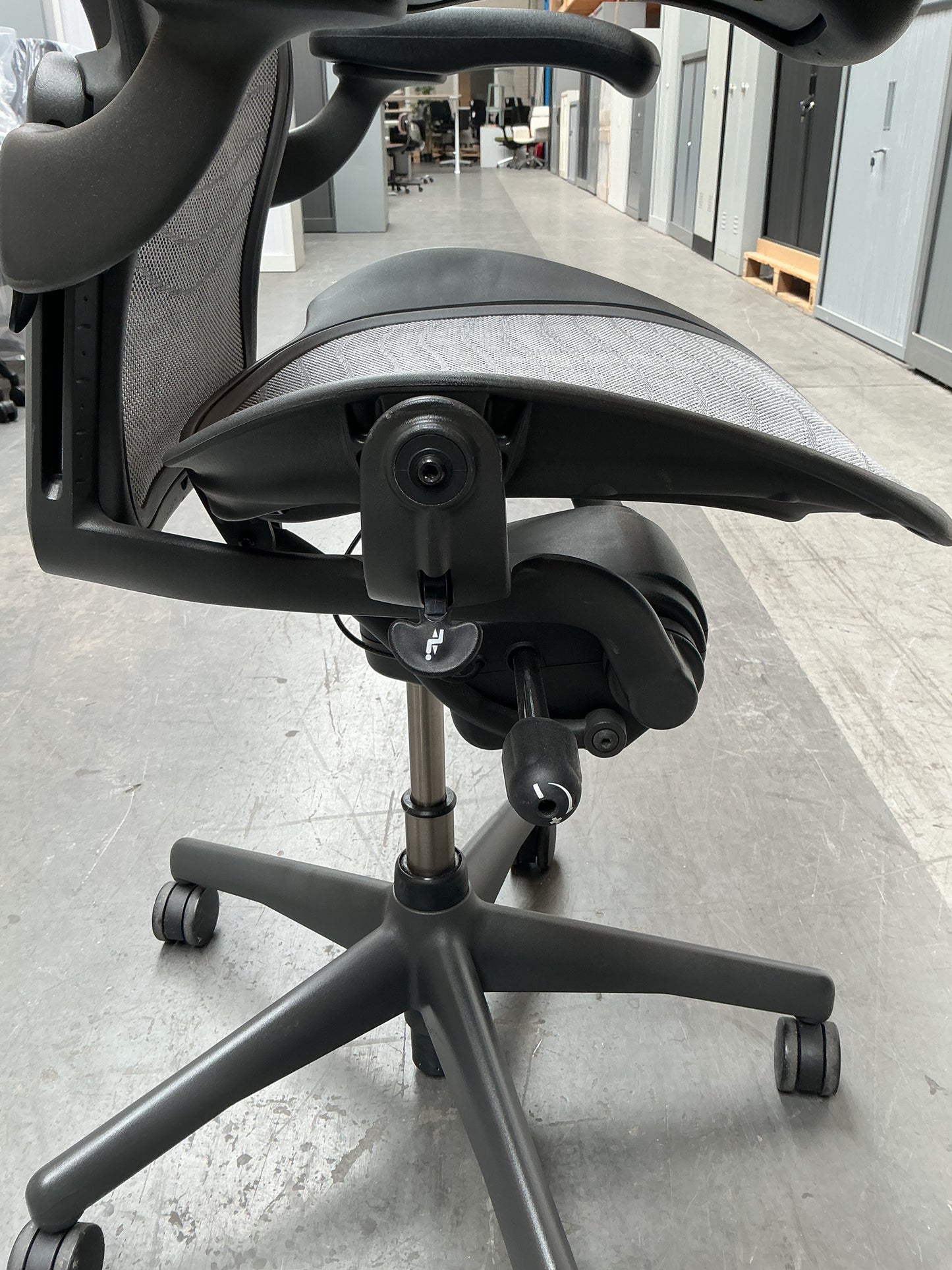 Herman Miller Aeron Tuxedo Bureaustoel | Type B | Graphite