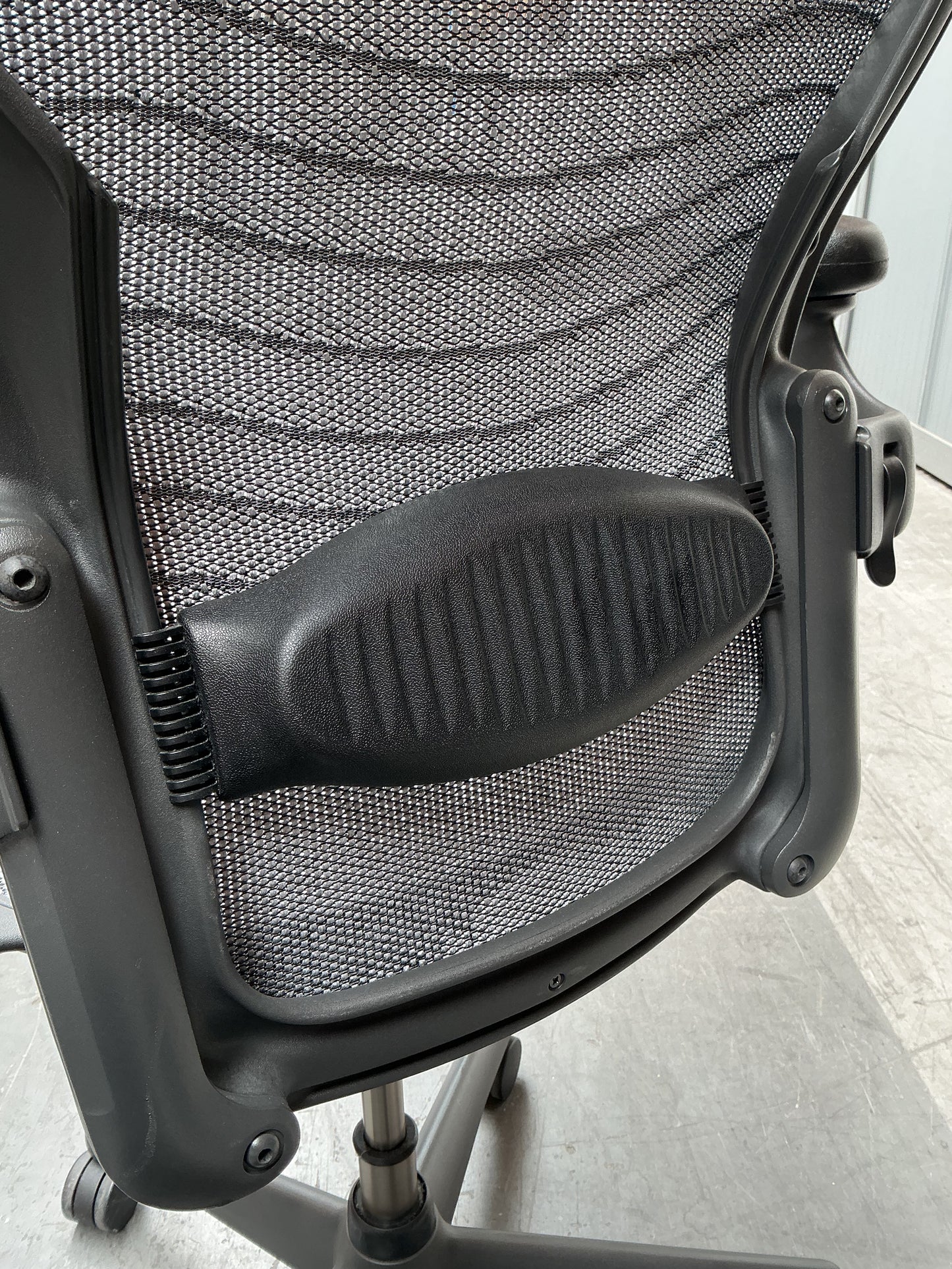 Herman Miller Aeron Tuxedo Bureaustoel | Type B | Graphite