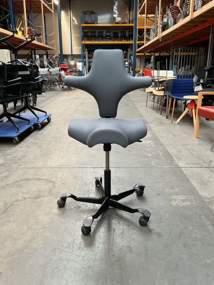 HAG Capisco 8106 Bureaustoel | Zithoogte 51-69 cm | Grijs