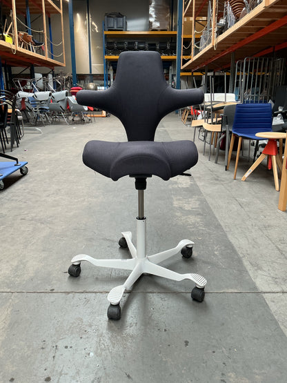 HAG Capisco 8106 Bureaustoel | Zithoogte 50-69 cm | Antraciet / Paars