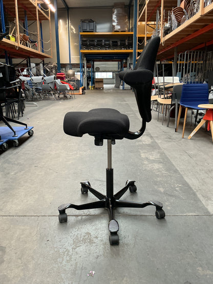 HAG Capisco 8106 Bureaustoel | Zithoogte 51-69 cm | Zwart