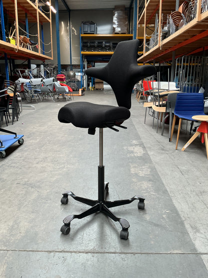 HAG Capisco 8106 Bureaustoel | Zithoogte 60-85 cm | Zwart