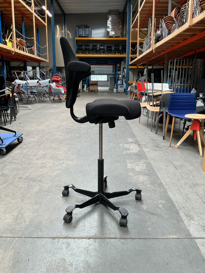 HAG Capisco 8106 Bureaustoel | Zithoogte 60-85 cm | Zwart