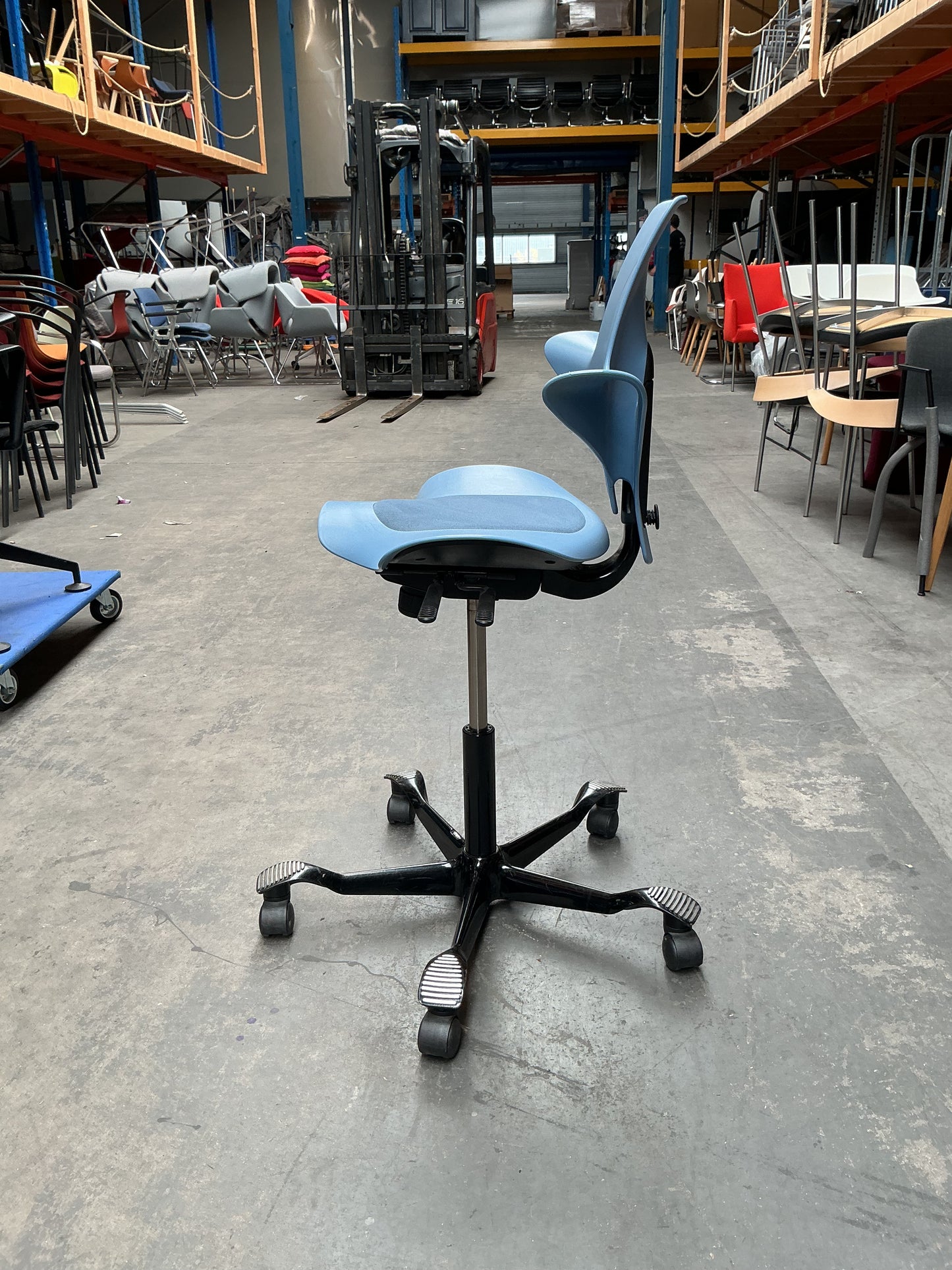 HAG Capisco 8010 Puls Bureaustoel | Zithoogte 47-66 cm | Lichtblauw