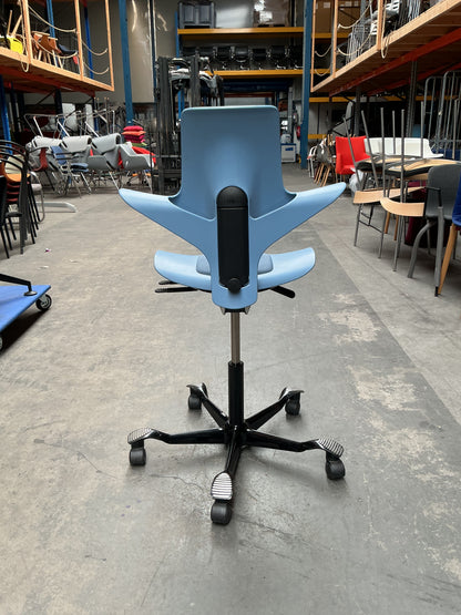 HAG Capisco 8010 Puls Bureaustoel | Zithoogte 47-66 cm | Lichtblauw