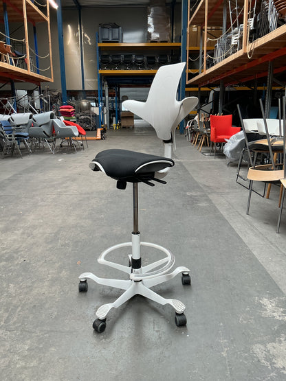 HAG Capisco 8020 Puls Bureaustoel | Zithoogte 58-83 cm | Wit | Met Voetring