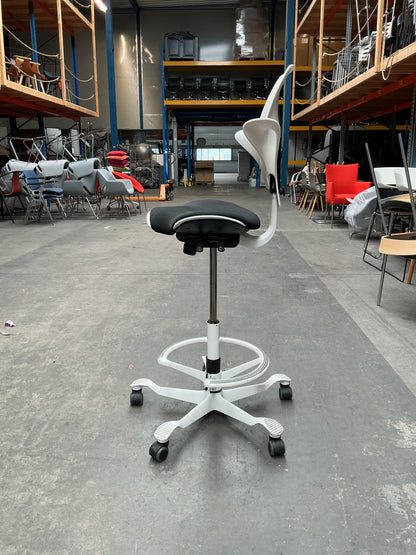 HAG Capisco 8020 Puls Bureaustoel | Zithoogte 58-83 cm | Wit | Met Voetring