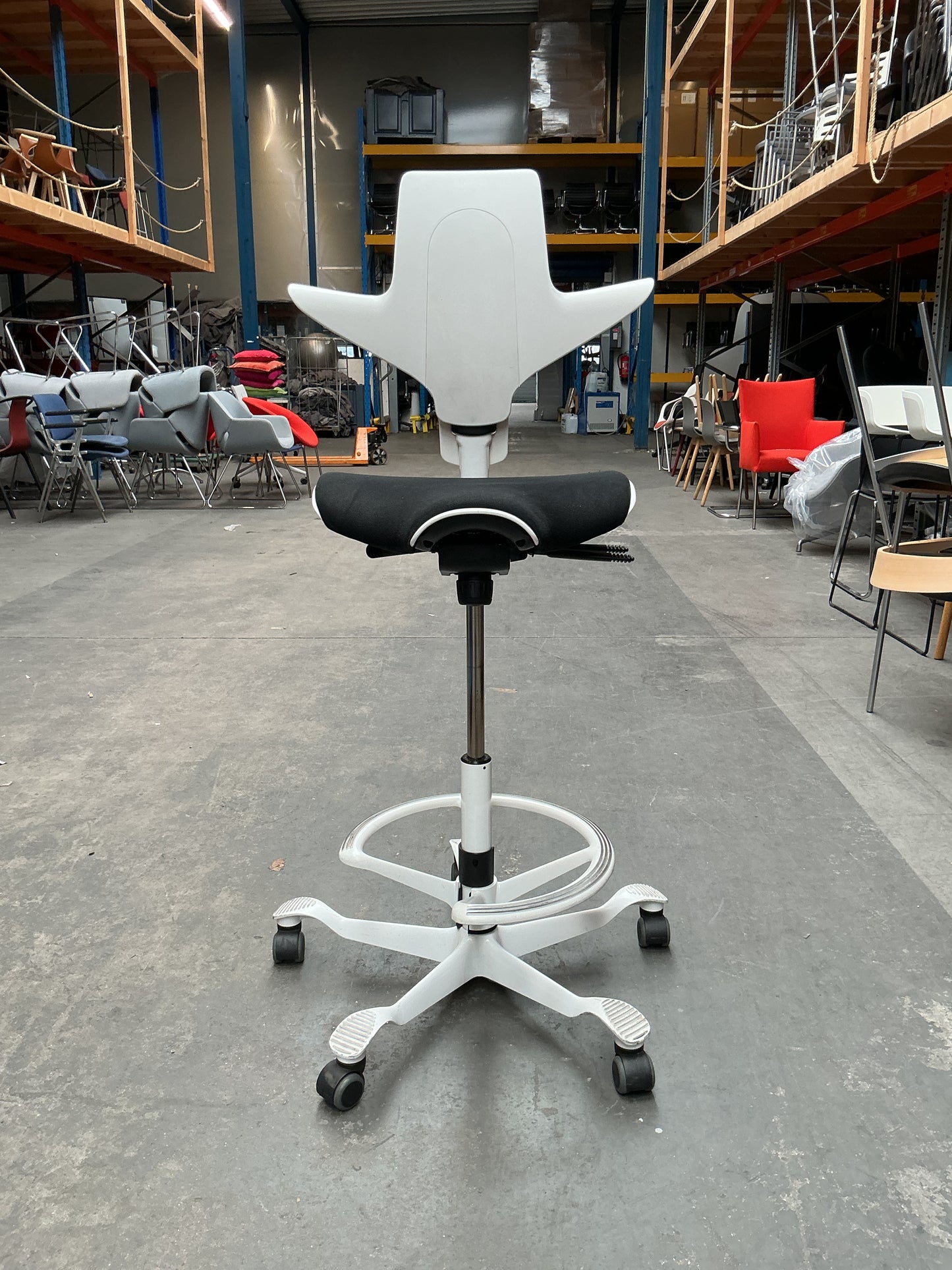 HAG Capisco 8020 Puls Bureaustoel | Zithoogte 58-83 cm | Wit | Met Voetring