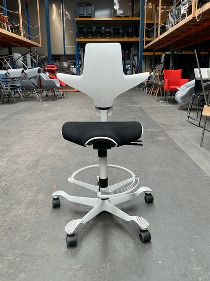 HAG Capisco 8020 Puls Bureaustoel | Zithoogte 58-83 cm | Wit | Met Voetring