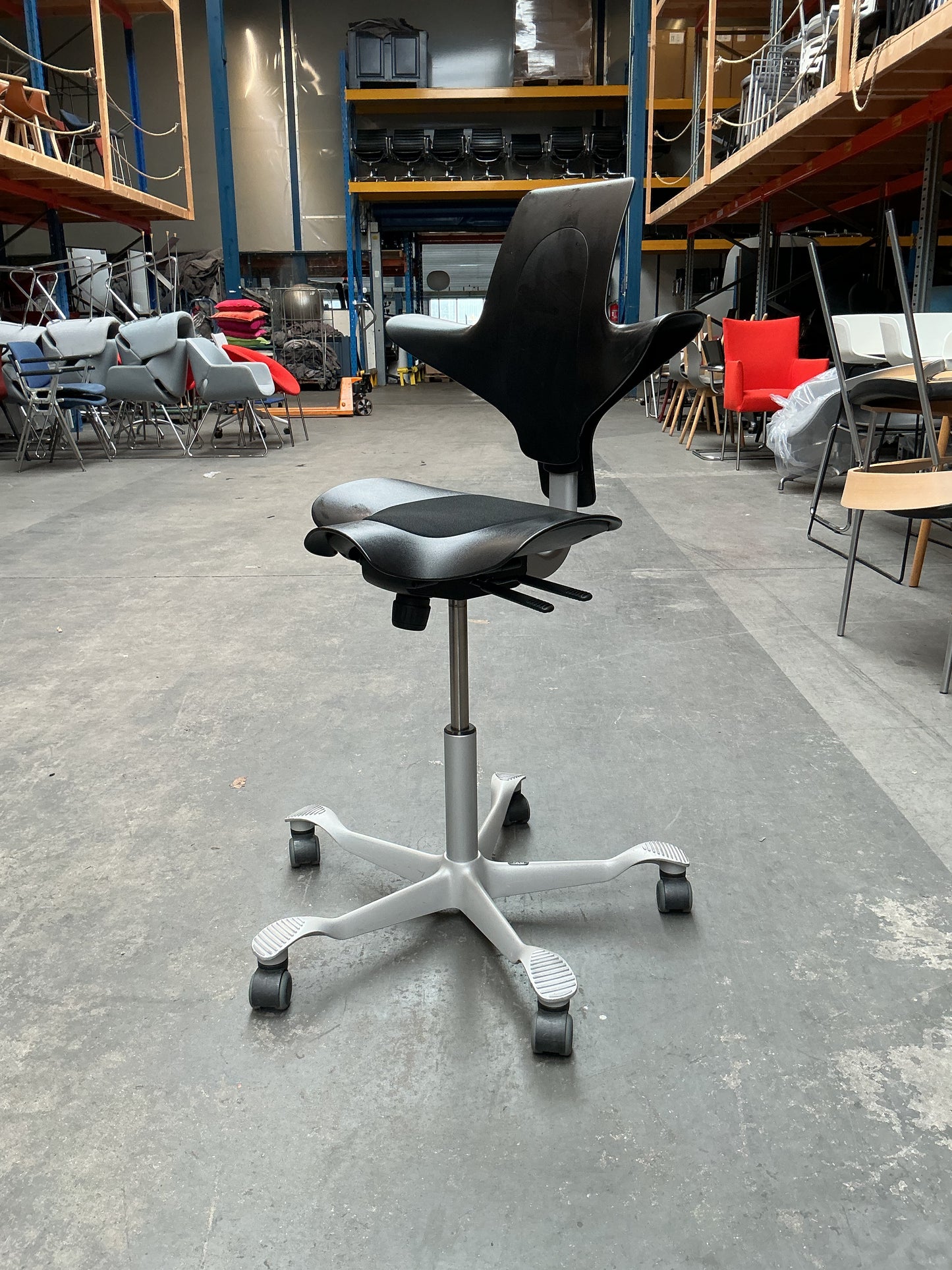 HAG Capisco 8010 Puls Bureaustoel | Zithoogte 47-65 cm | Zwart