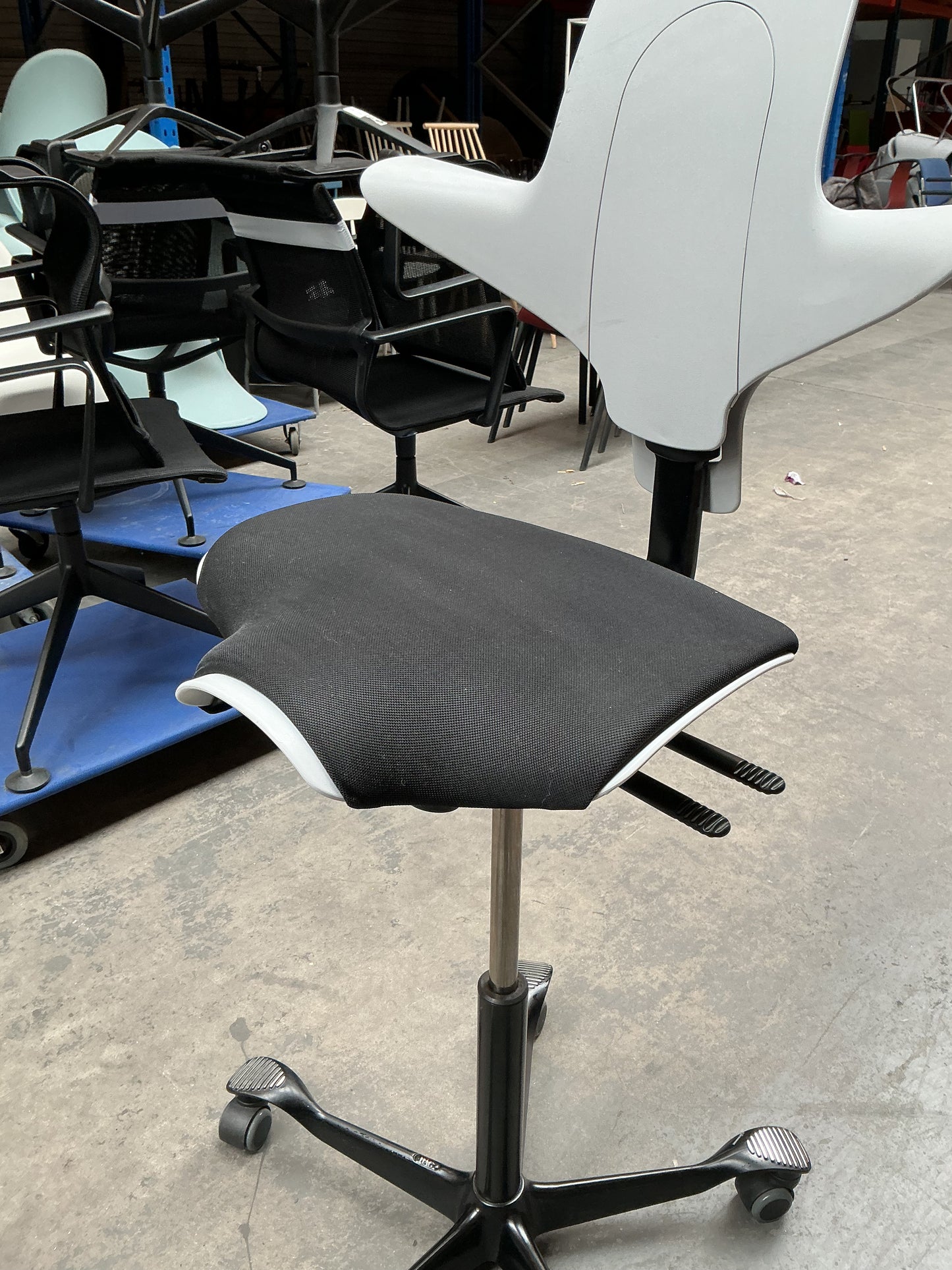 HAG Capisco 8020 Puls Bureaustoel | Zithoogte 57-82 cm | Wit