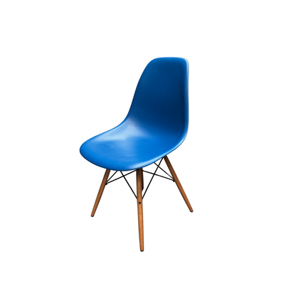 Vitra Eames Plastic Chair DSW | Eetkamerstoel | Blauw | Essenhout