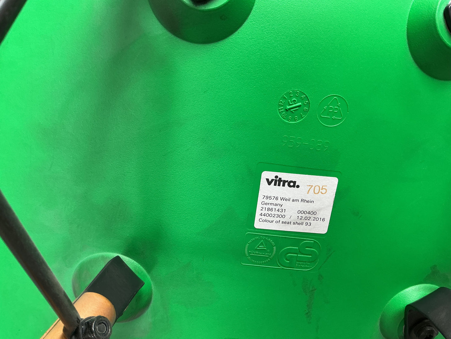 Vitra Eames Plastic Chair DSW | Eetkamerstoel | Groen | Essenhout