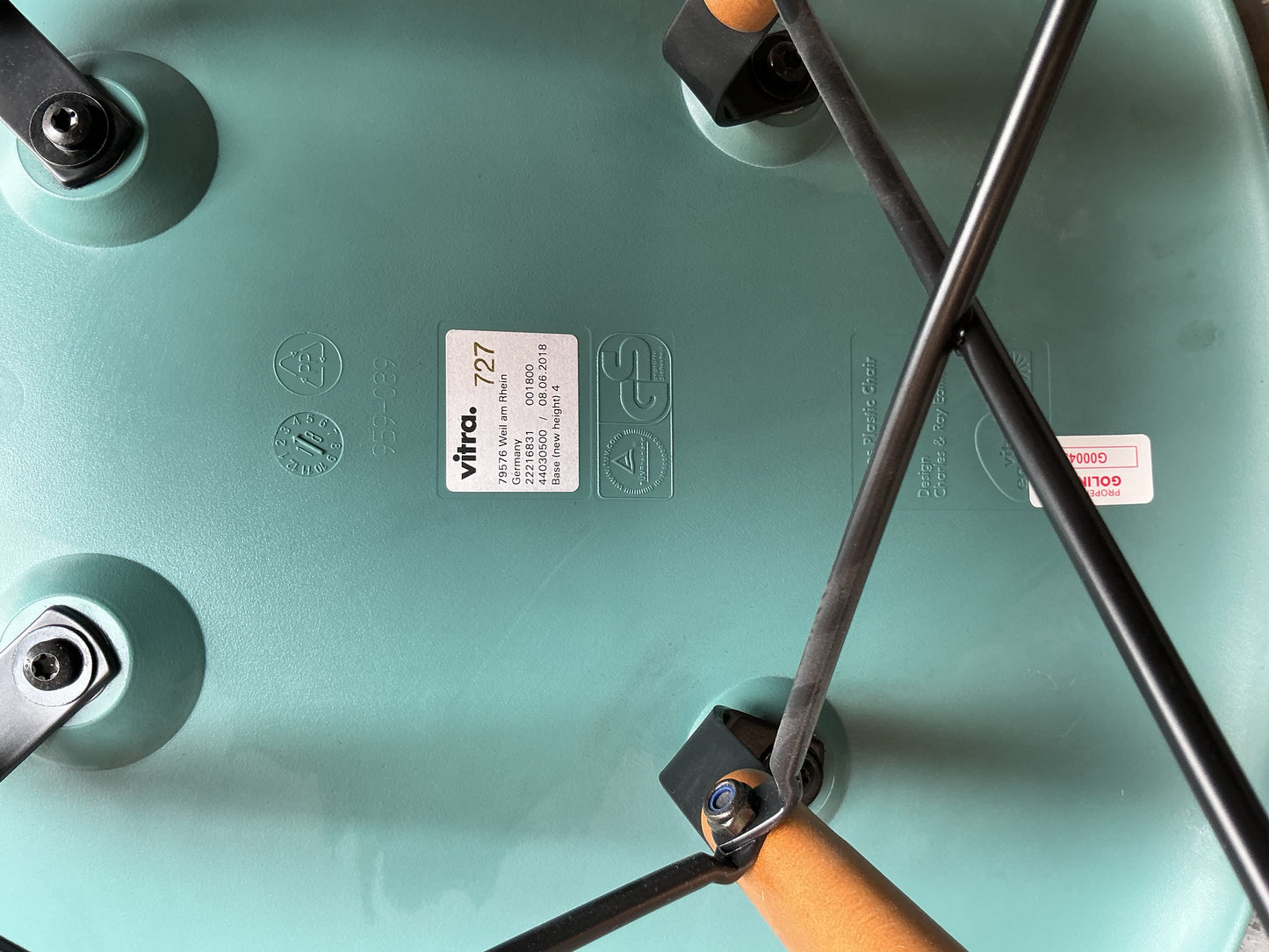 Vitra Eames Plastic Chair DSW | Eetkamerstoel | Zee Groen | Essenhout